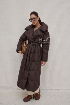 Пуховик коричневый с поясом 125 см. Пуховик коричневый с поясом 125 см.