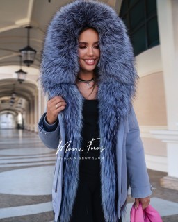 Парка серо-голубая с мехом чернобурой лисы и капюшоном 70 см.