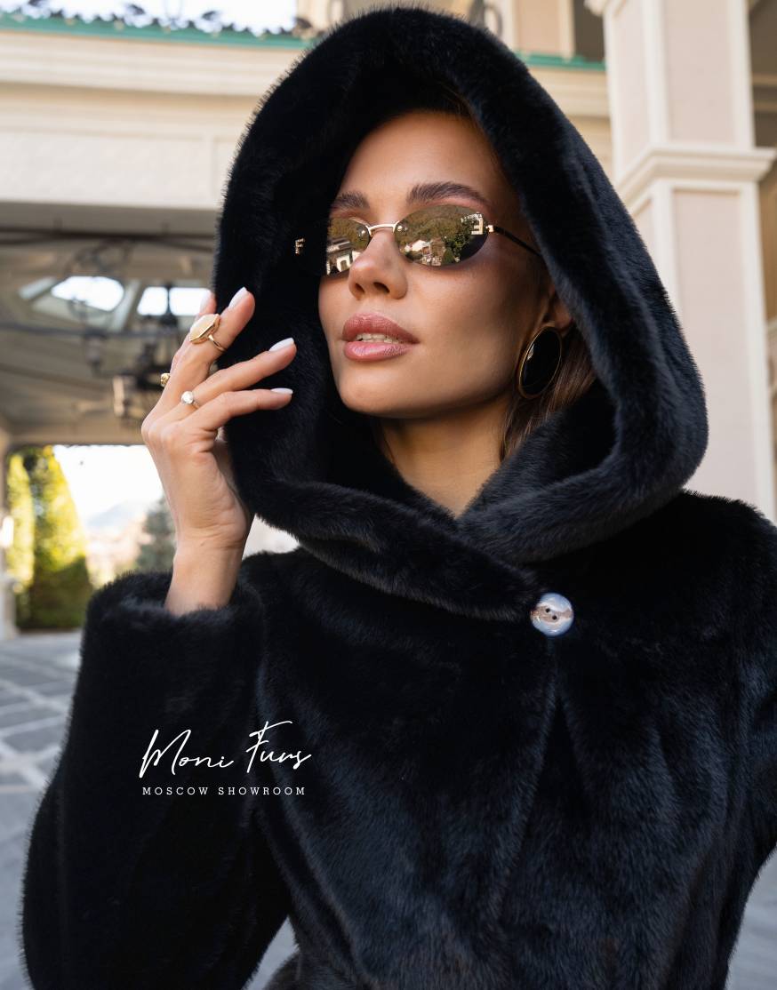 Шуба с капюшоном из шерстяного меха цвета чёрный оникс 