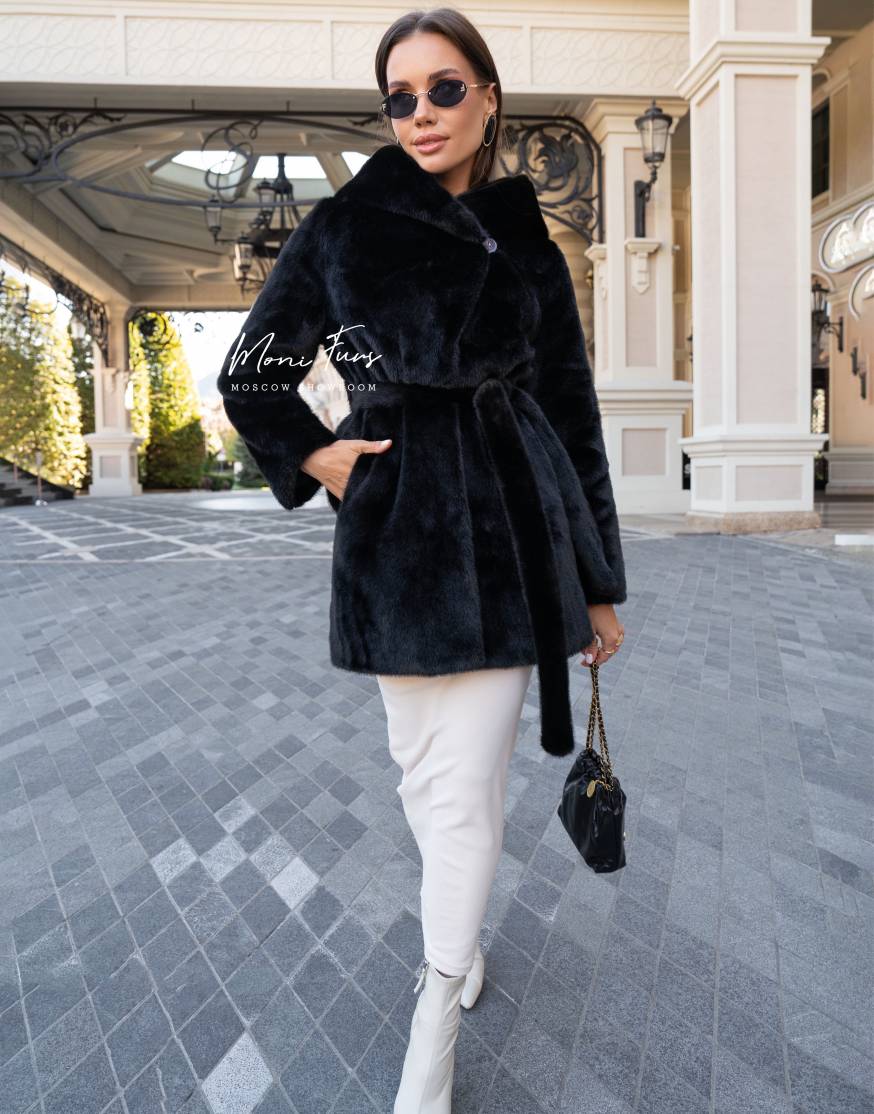 Шуба с капюшоном из шерстяного меха цвета чёрный оникс 