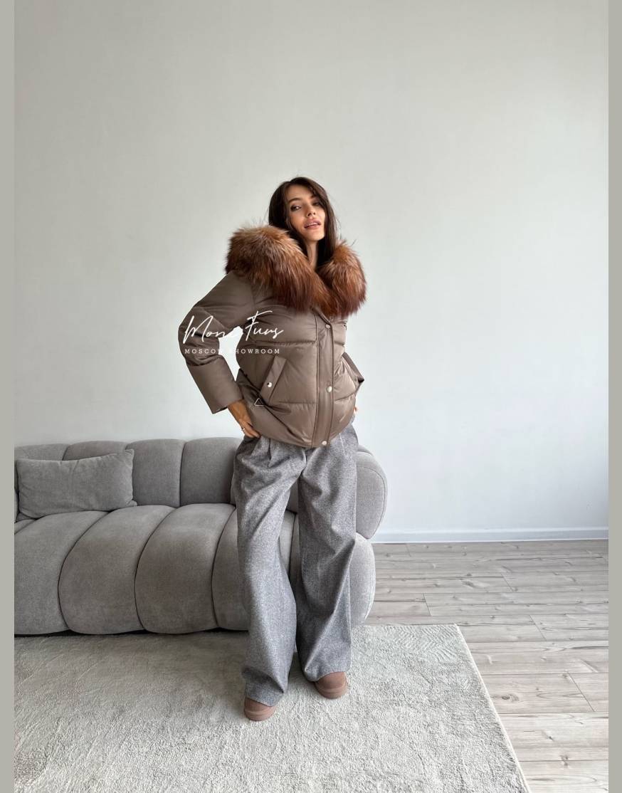 Пуховик “кофейный" с мехом лисы и капюшоном 70 см.