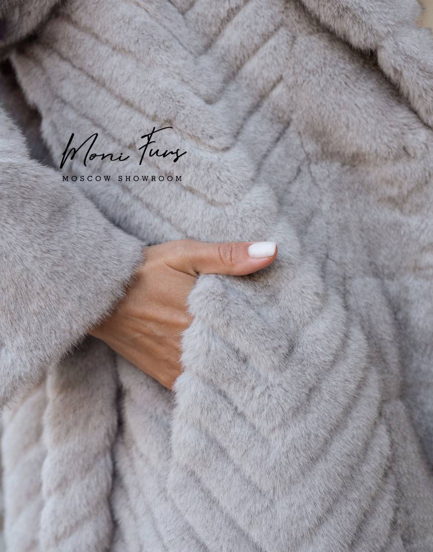 Длинная шуба серая из шерсти в елочку 120 см