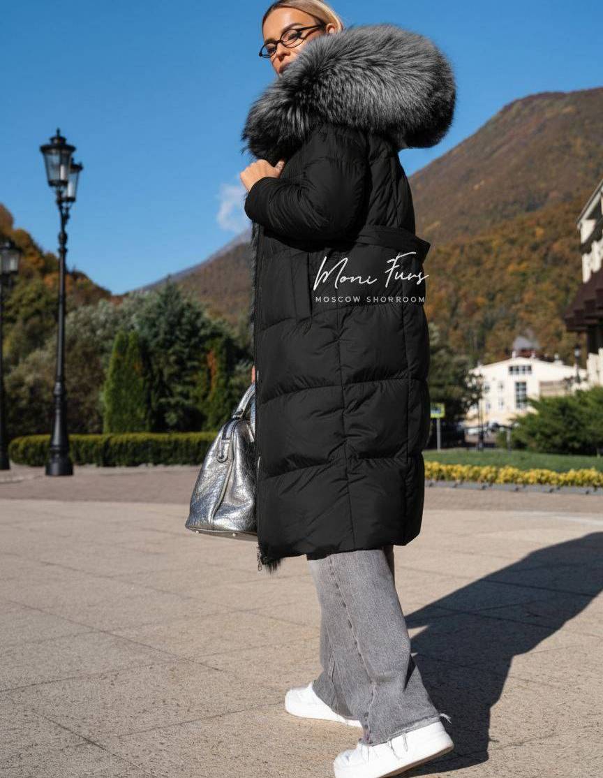 Пуховик черный с мехом чернобурой лисы и капюшоном 110 см
