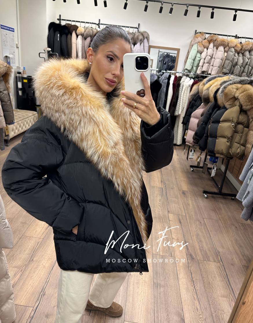 Женский чёрный пуховик с мехом лисы и капюшоном 70 см