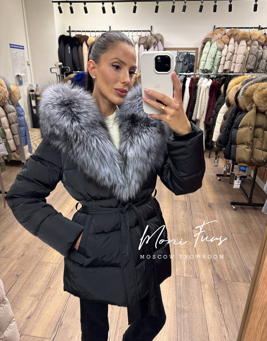 Женский чёрный пуховик с мехом чернобурой лисы и капюшоном 75 см