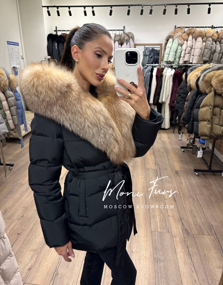 Женский чёрный пуховик с мехом лисы и капюшоном 75 см