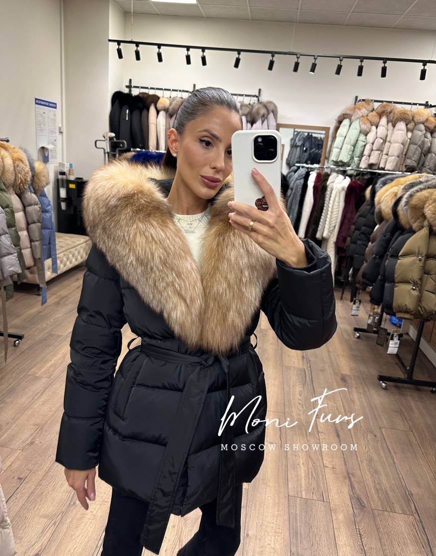 Женский чёрный пуховик с мехом лисы и капюшоном 75 см