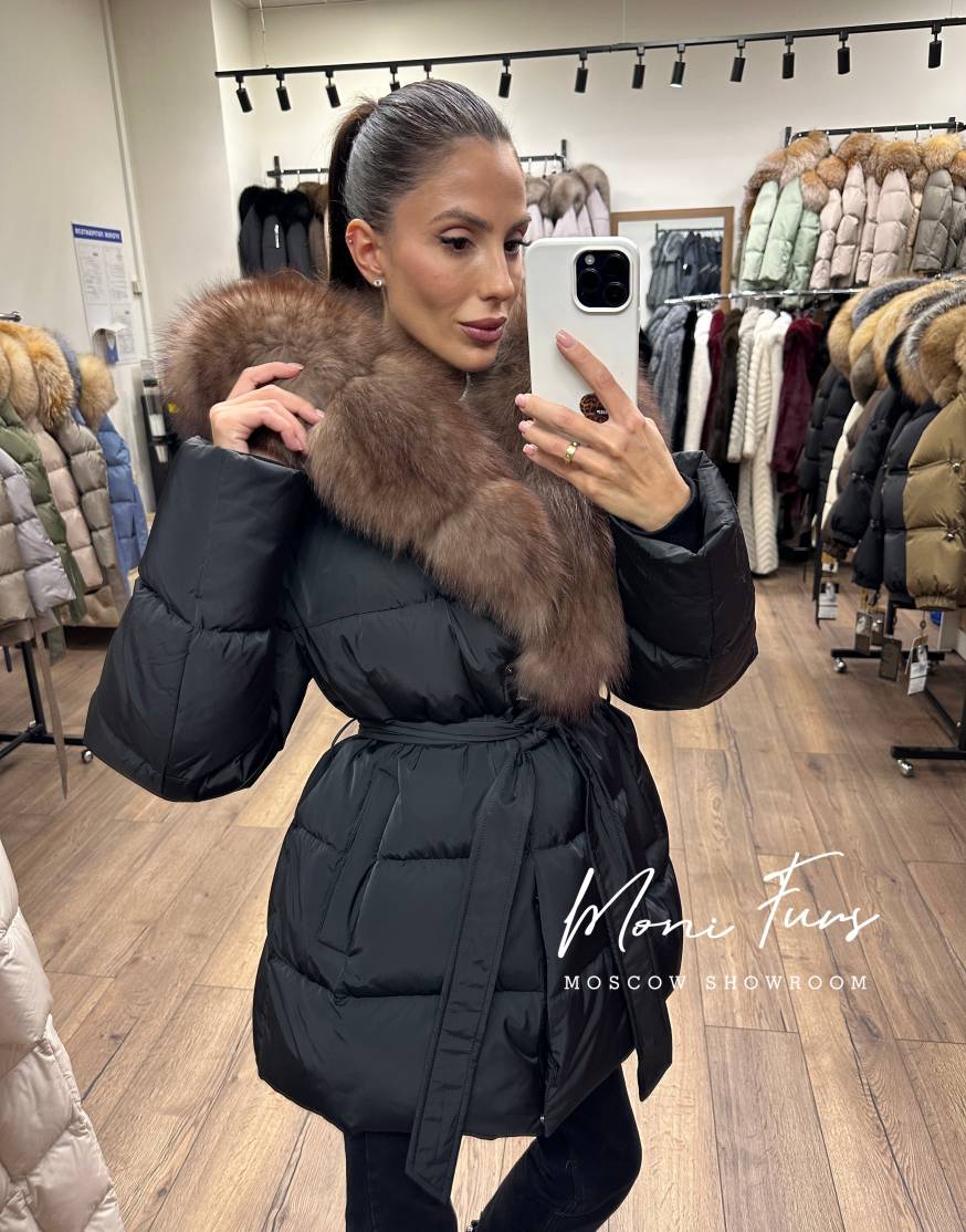 Женский чёрный пуховик с мехом песца под соболь и капюшоном 65 см