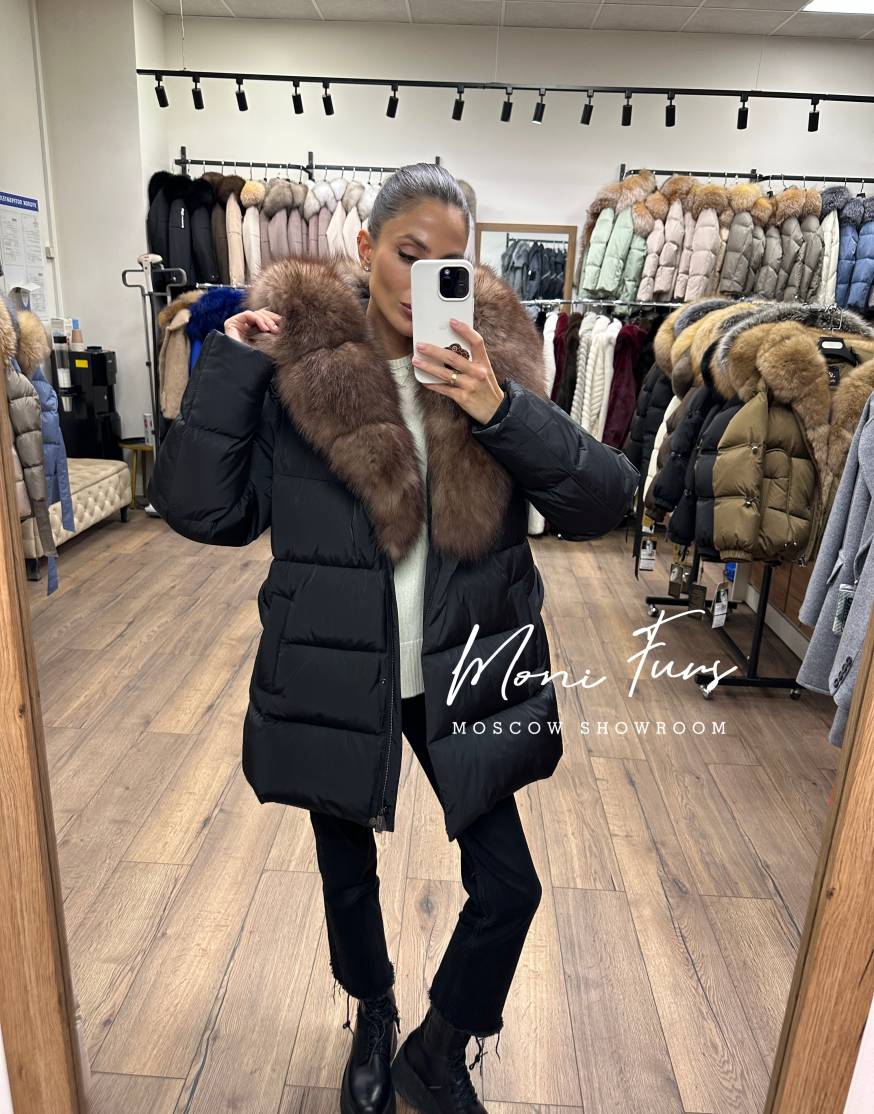 Женский чёрный пуховик с мехом песца под соболь и капюшоном 65 см