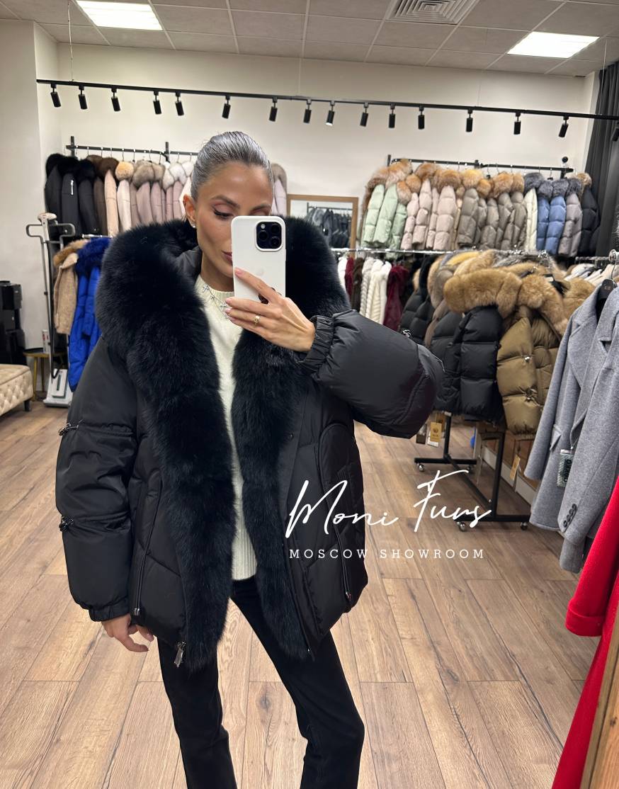 Женский чёрный пуховик с мехом песца и капюшоном 65 см