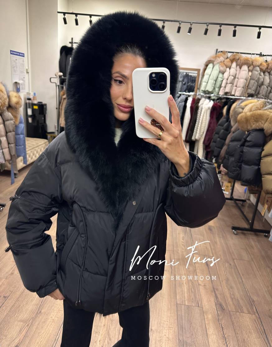 Женский чёрный пуховик с мехом песца и капюшоном 65 см