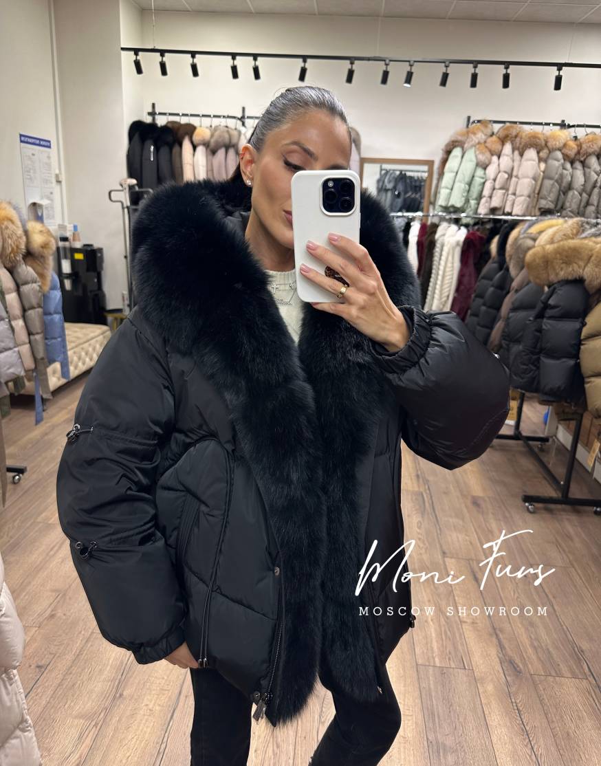Женский чёрный пуховик с мехом песца и капюшоном 65 см