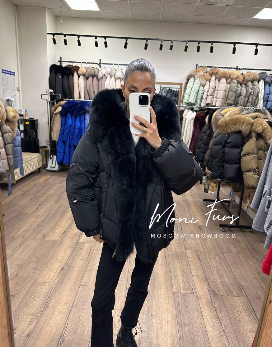 Женский чёрный пуховик с мехом песца и капюшоном 65 см
