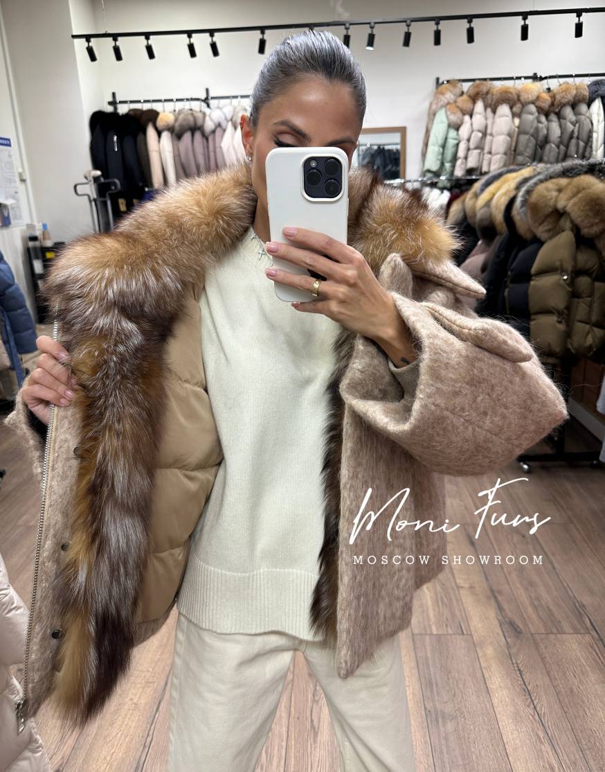 Женский пуховик-бомбер светло-коричневый с шерстью 65 см