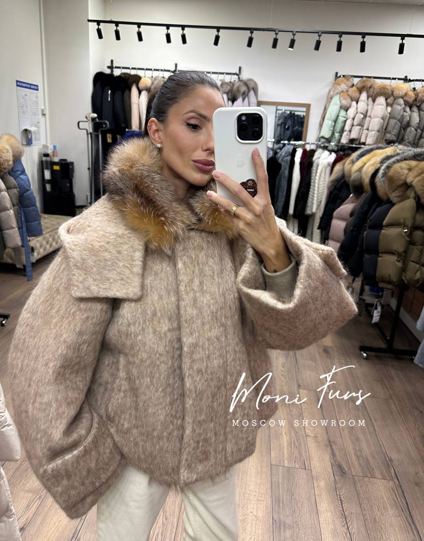 Женский пуховик-бомбер светло-коричневый с шерстью 65 см