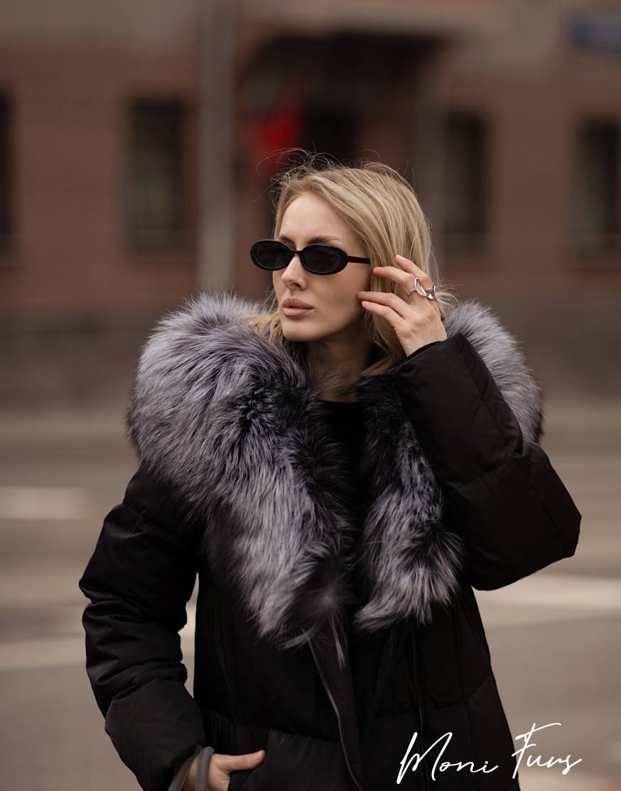 Женский чёрный пуховик с мехом чернобурой лисы и капюшоном 120 см