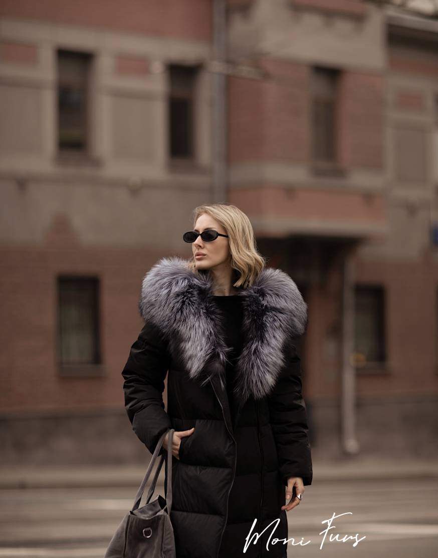 Женский чёрный пуховик с мехом чернобурой лисы и капюшоном 120 см