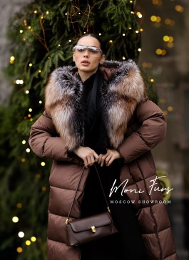 Женский шоколадный пуховик с мехом лисы и капюшоном 120 см XM