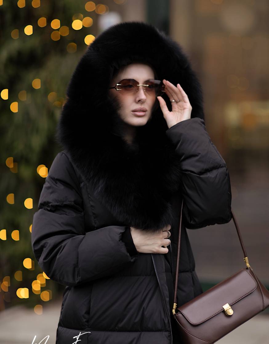 Женский чёрный пуховик с мехом песца и капюшоном 120 см