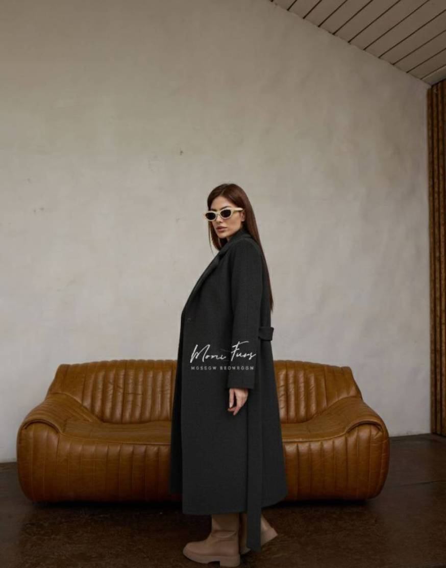 Женское чёрное пальто 115 см