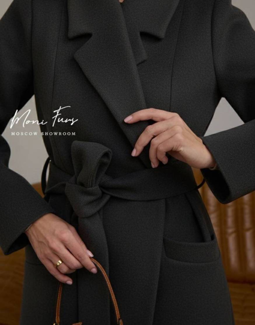 Женское чёрное пальто 115 см