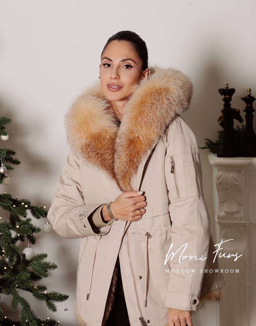 Женская бежeвая парка 70 см