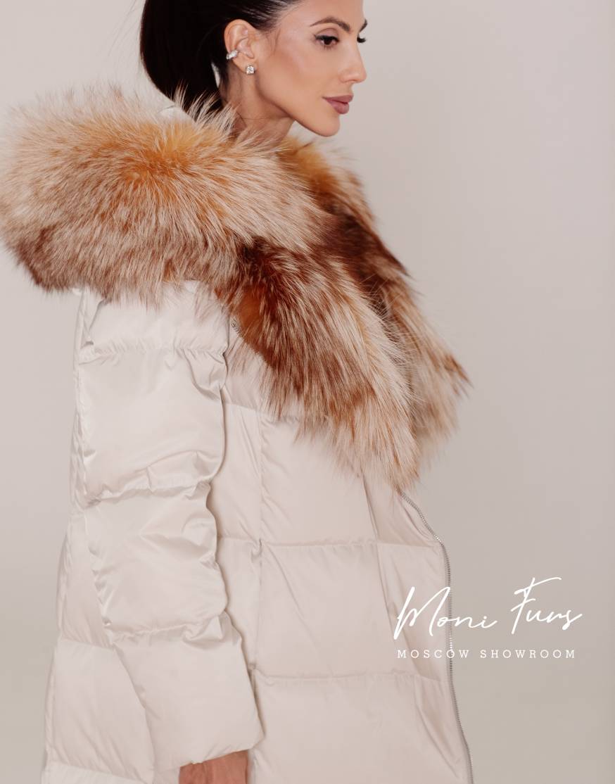 Женский молочный пуховик с мехом лисы 120 см