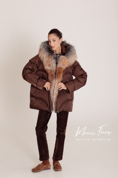 Пуховик шоколадный с мехом лисы и капюшоном 70 см.ХМ