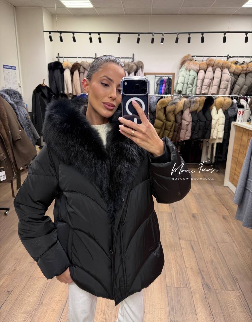Женский чёрный пуховик с мехом песца 70 см