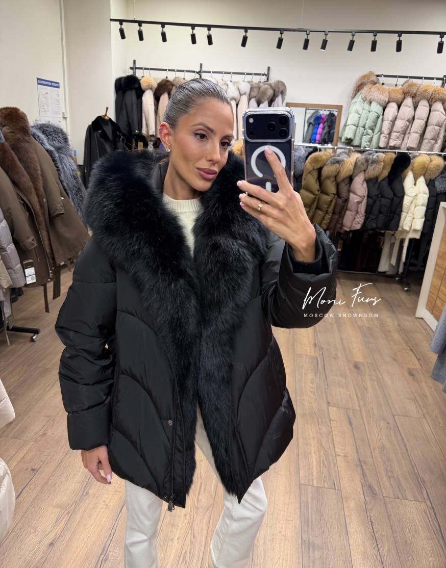 Женский чёрный пуховик с мехом песца 70 см