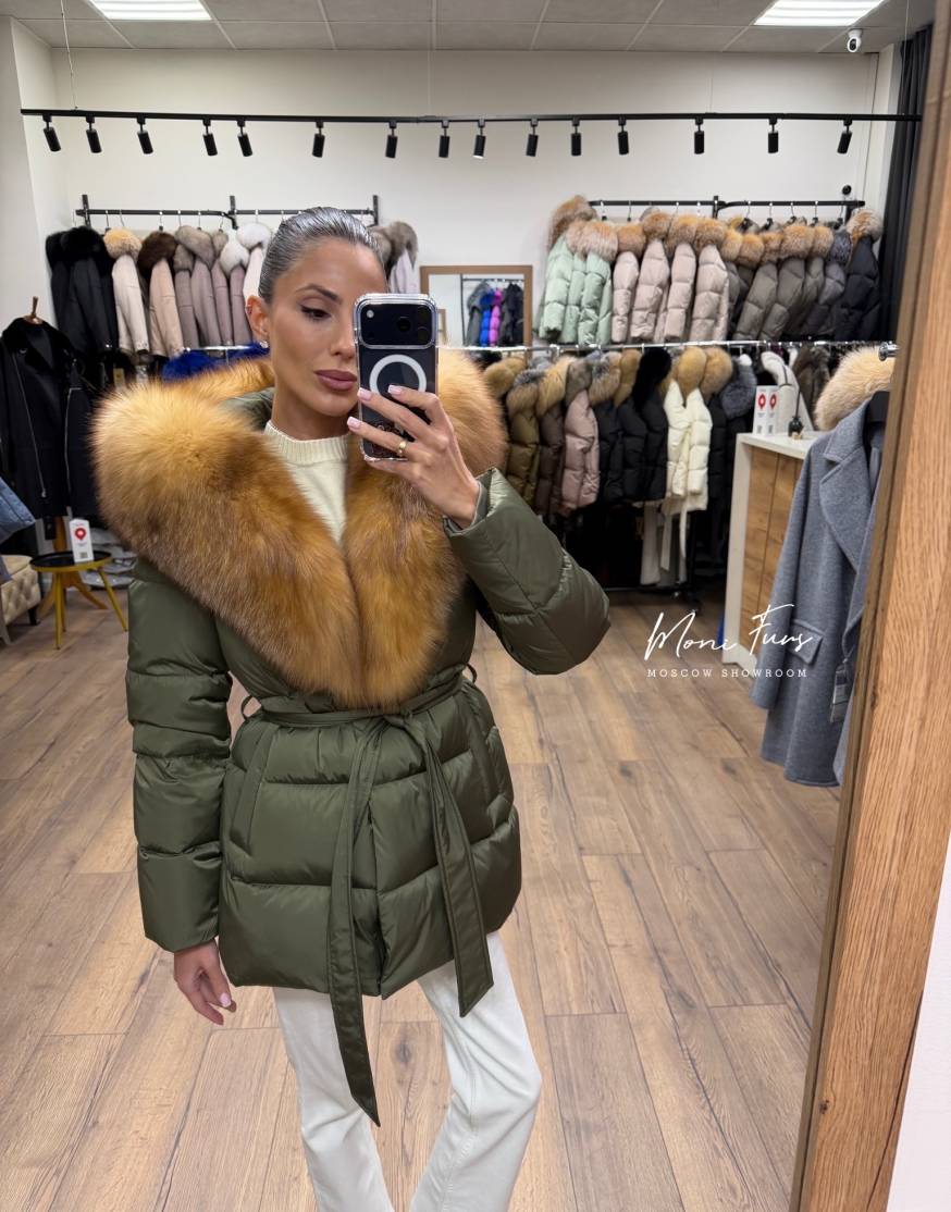 Женский пуховик хаки с мехом лисы 75 см