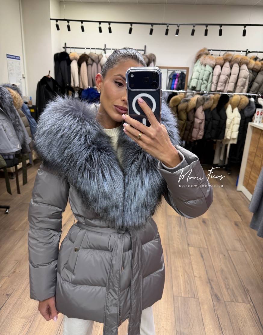 Женский серый пуховик с мехом лисы и капюшоном 75 см