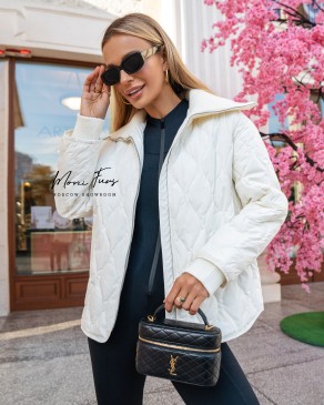 Куртка женская стеганная с воротником молочная 70 см.